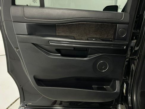 Used 2021 Ford Expedition Max Limited AWD/4WD image 28
