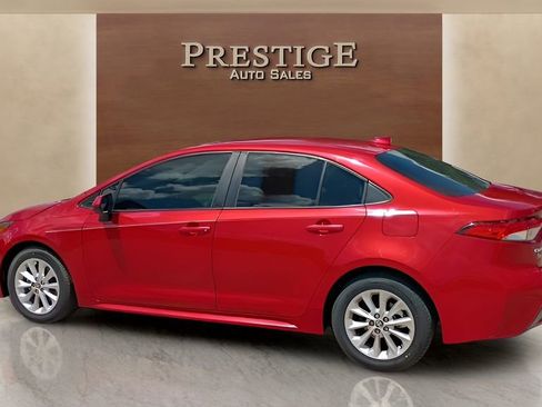Used 2021 Toyota Corolla LE w/ LE Convenience Package FWD image 18