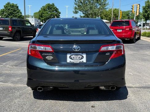 Used 2012 Toyota Camry SE w/ Leather Pkg FWD image 4