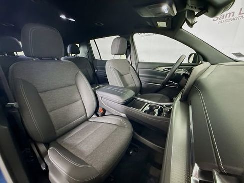 Used 2025 Chevrolet Traverse LT FWD image 31