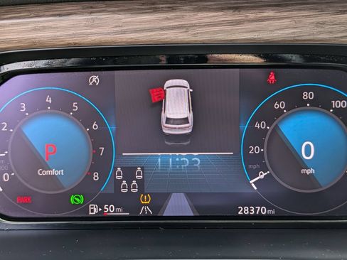 Used 2024 Volkswagen Atlas SEL AWD/4WD image 35