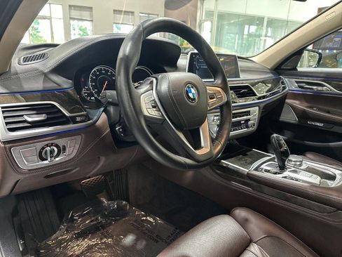 Used 2016 BMW 740i RWD image 3