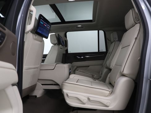 Used 2023 GMC Yukon XL Denali w/ Denali Reserve Package image 23
