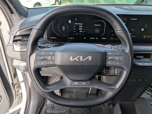 Certified 2024 Kia EV9 GT-Line image 25