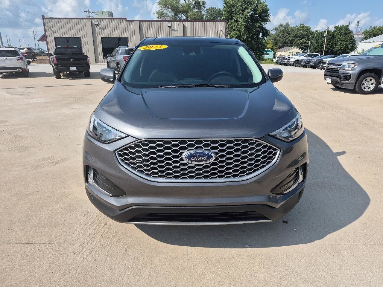 Used 2023 Ford Edge SEL w/ Convenience Package AWD/4WD image 3