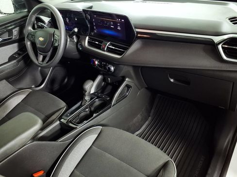 Used 2024 Chevrolet TrailBlazer LS w/ LS Convenience Package FWD image 13