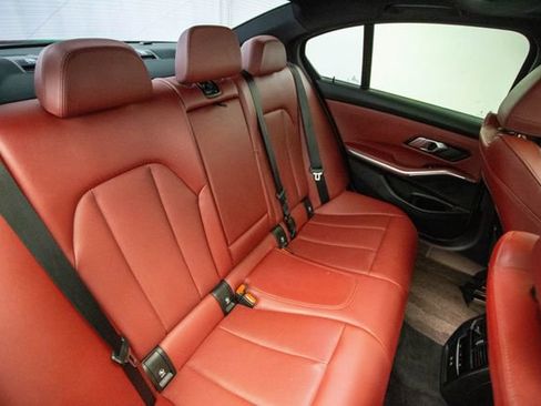 Used 2023 BMW 330i Sedan w/ M Sport Package image 27