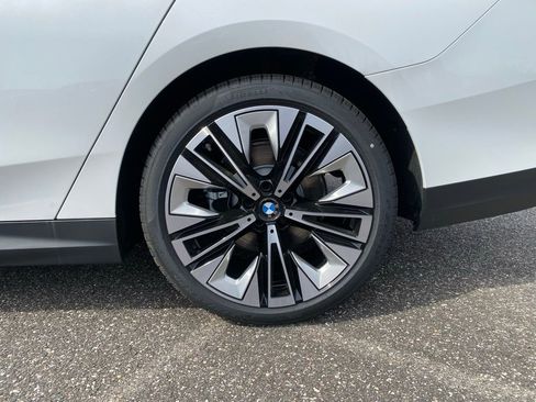 New 2026 BMW 530i xDrive AWD/4WD image 5