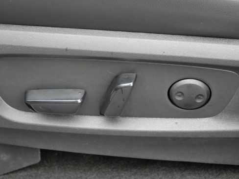 Used 2023 Nissan Pathfinder SL image 18