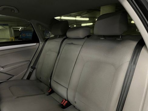 Used 2017 Volkswagen Passat 1.8T S image 17