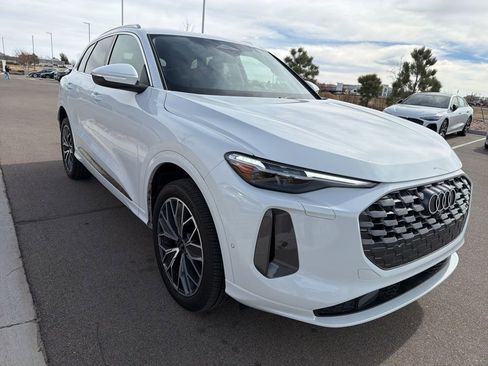 Used 2025 Audi Q5 Premium Plus w/ Premium Plus image 3