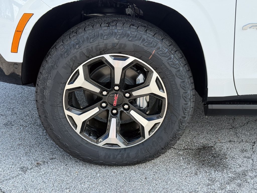 New 2026 GMC Yukon XL AT4 w/ AT4 Premium Plus Package AWD/4WD image 12