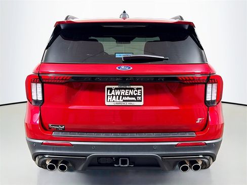 Used 2025 Ford Explorer ST image 5