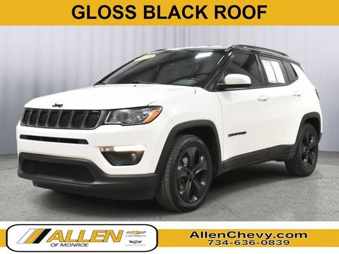 Used 2019 Jeep Compass Latitude FWD image 1