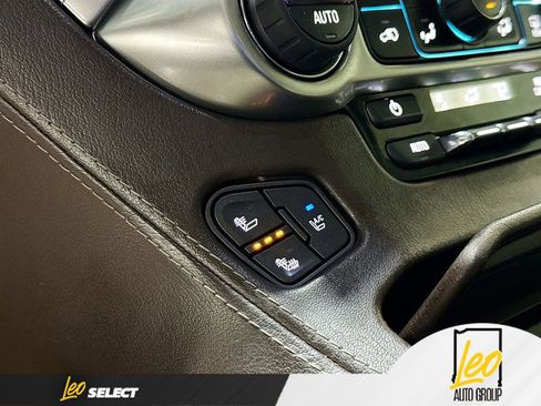 Used 2015 Chevrolet Tahoe LTZ AWD/4WD image 21