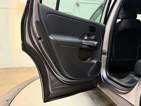 Used 2023 Mercedes-Benz EQB 300 4MATIC w/ Exclusive Package image 17