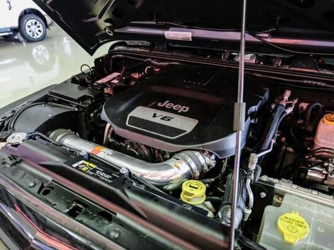 Used 2017 Jeep Wrangler Unlimited Sport image 47