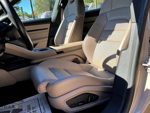 Used 2021 Porsche Taycan 4S image 22
