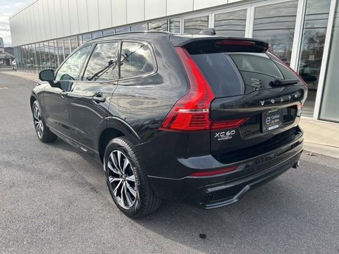 Used 2025 Volvo XC60 B5 Core image 3