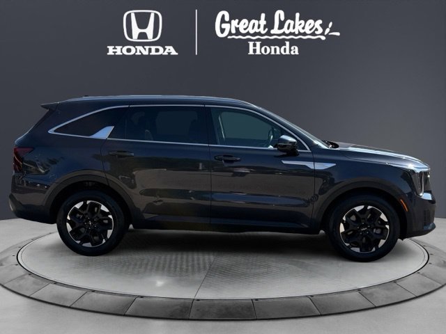 Used 2025 Kia Sorento S FWD image 7