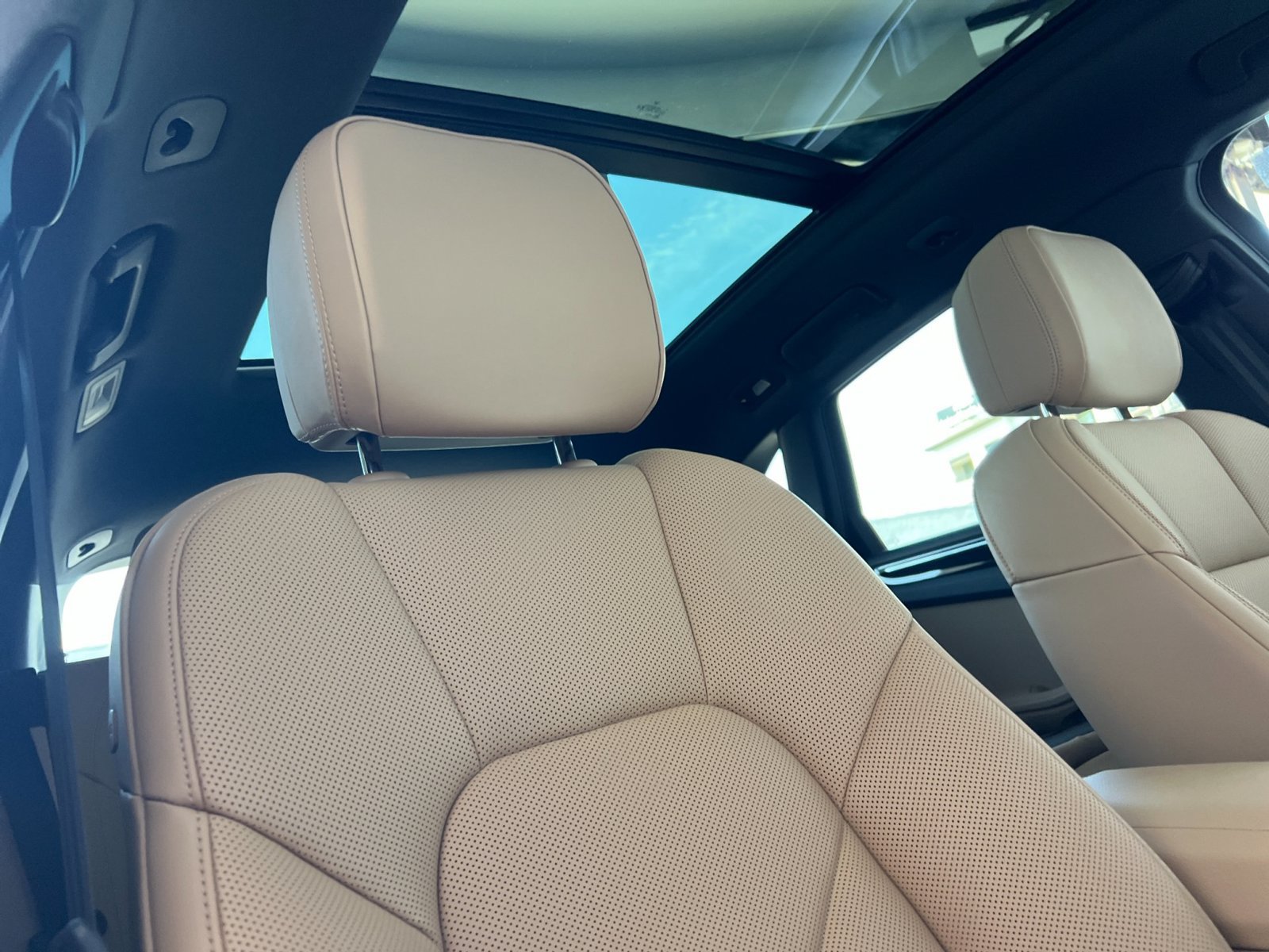Certified 2025 Porsche Macan S AWD/4WD image 19