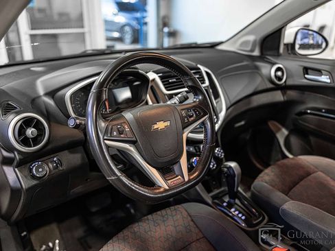 Used 2017 Chevrolet Sonic LT w/ Convenience Package image 19