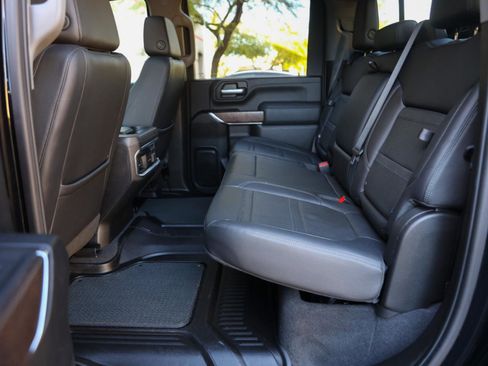 Used 2021 GMC Sierra 2500 Denali w/ Denali Black Diamond Edition image 44