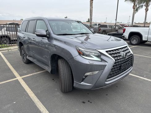 Used 2022 Lexus GX 460 Premium w/ Premium Package image 3