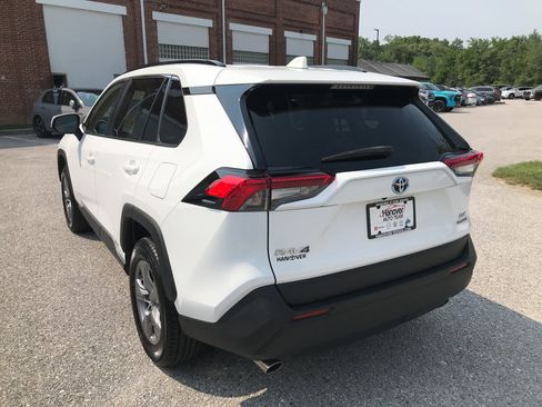 Used 2022 Toyota RAV4 XLE w/ Convenience Package AWD/4WD image 6