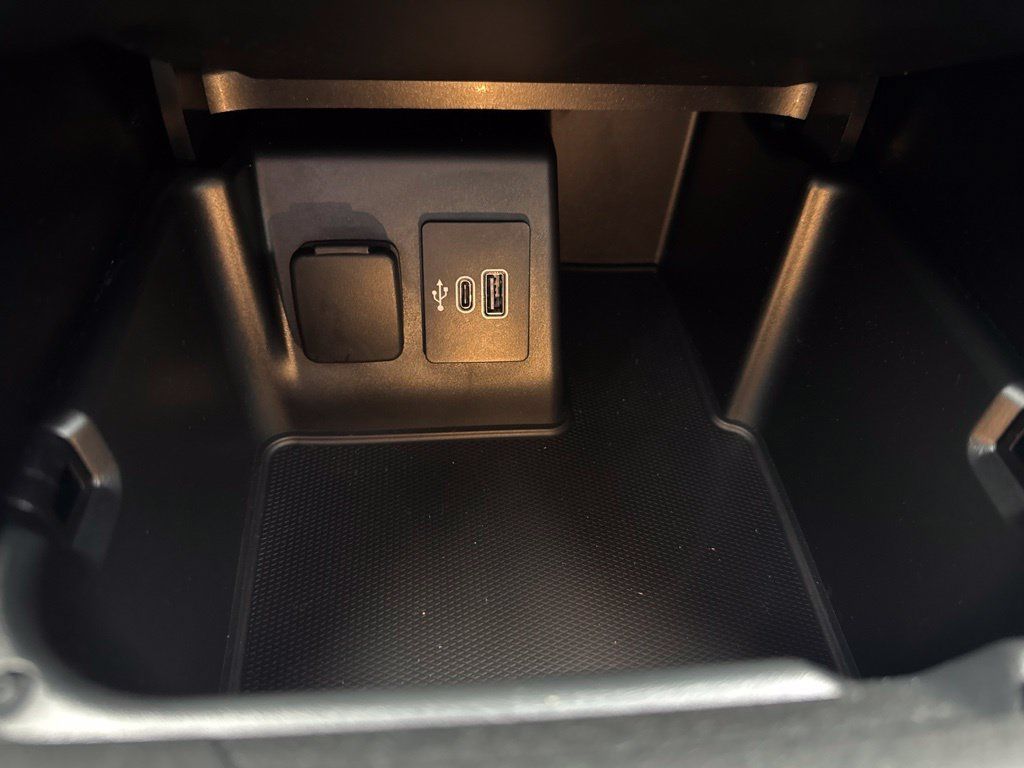 Used 2025 Ford Explorer ST AWD/4WD image 18