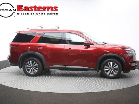 Used 2023 Nissan Pathfinder SL w/ Lighting Package (N92) AWD/4WD image 41