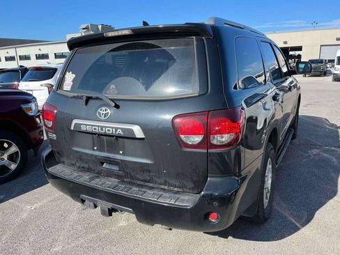 Used 2022 Toyota Sequoia SR5 AWD/4WD image 2
