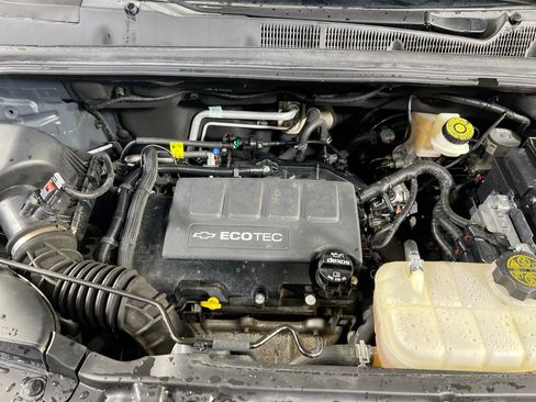 Used 2017 Chevrolet Trax LT w/ LT Convenience Package FWD image 27