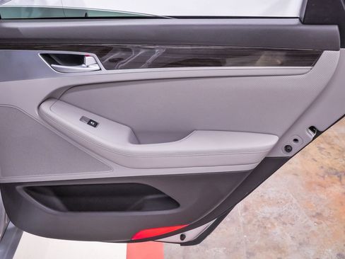 Used 2019 Genesis G80 3.8 image 33