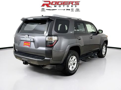 Used 2015 Toyota 4Runner SR5 w/ Four Season Floor Mat Package AWD/4WD image 13
