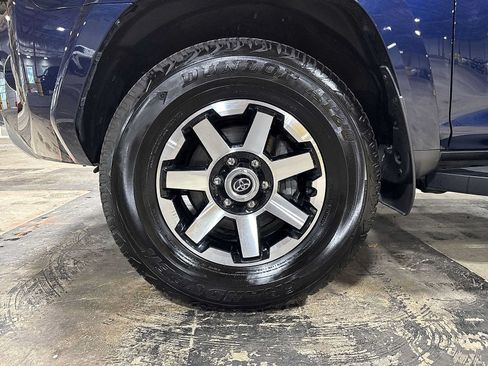 Used 2024 Toyota 4Runner TRD Off-Road Premium w/ Moonroof Package AWD/4WD image 10