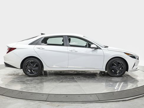 Used 2023 Hyundai Elantra SEL FWD image 10