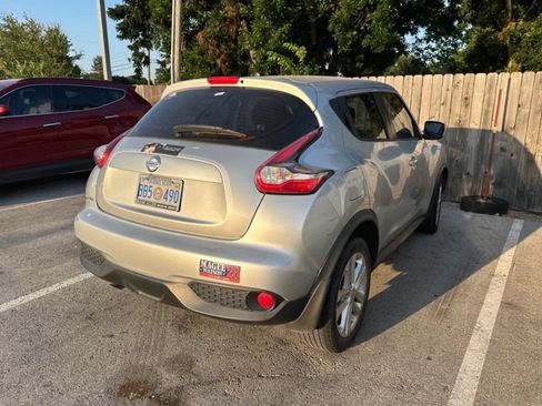 Used 2016 Nissan Juke S FWD image 4
