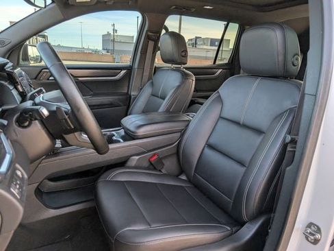 Used 2024 GMC Acadia Elevation image 20