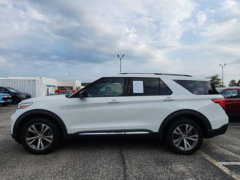 Used 2020 Ford Explorer Platinum w/ Premium Technology Package AWD/4WD image 2