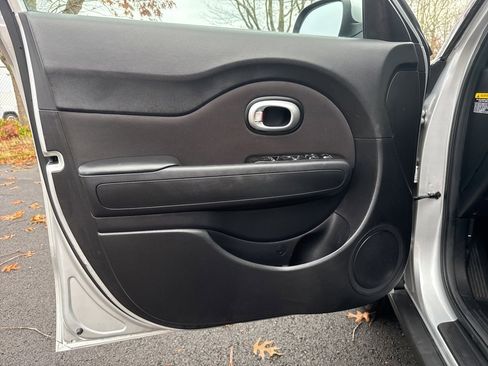 Used 2018 Kia Soul image 11