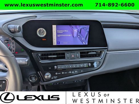 Certified 2025 Lexus ES 300h w/ Premium Package image 18