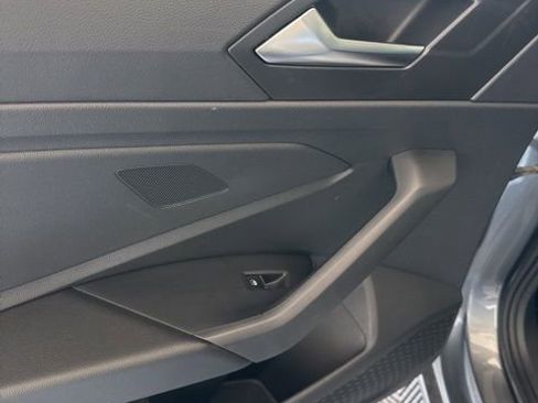 Used 2024 Volkswagen Jetta SE FWD image 24