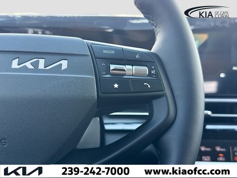 New 2026 Kia Sportage EX image 36