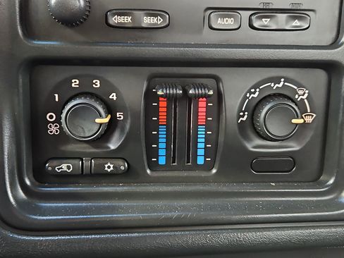 Used 2006 Chevrolet Silverado 2500 W/T image 21