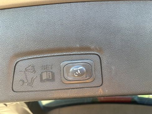 Used 2017 Lincoln MKC Premiere image 10