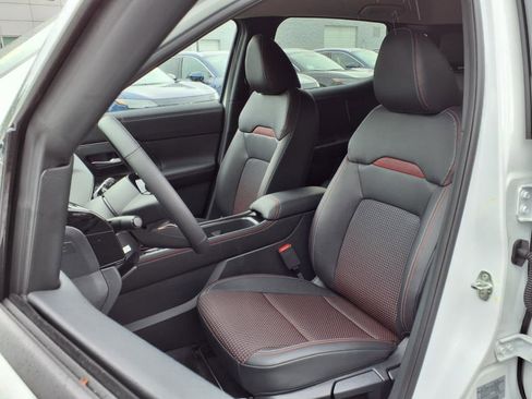 New 2025 Nissan Kicks SR image 5