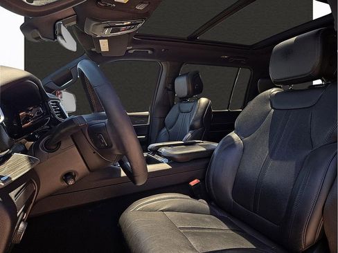 Used 2022 Jeep Wagoneer Series II w/ Premium Group I AWD/4WD image 14