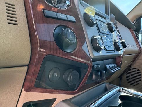 Used 2016 Ford F250 King Ranch w/ King Ranch w/Chrome Package image 25