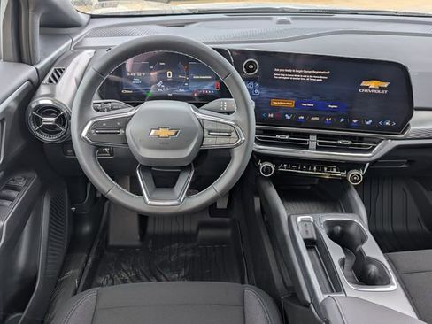 New 2026 Chevrolet Equinox EV LT w/ Comfort Package AWD/4WD image 4
